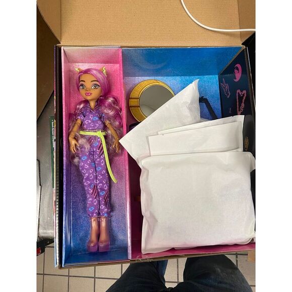 Monster High Doll And Playset, Clawdeen Wolf Boo-Tique Studio With Fashion Acce - Picture 9 of 15